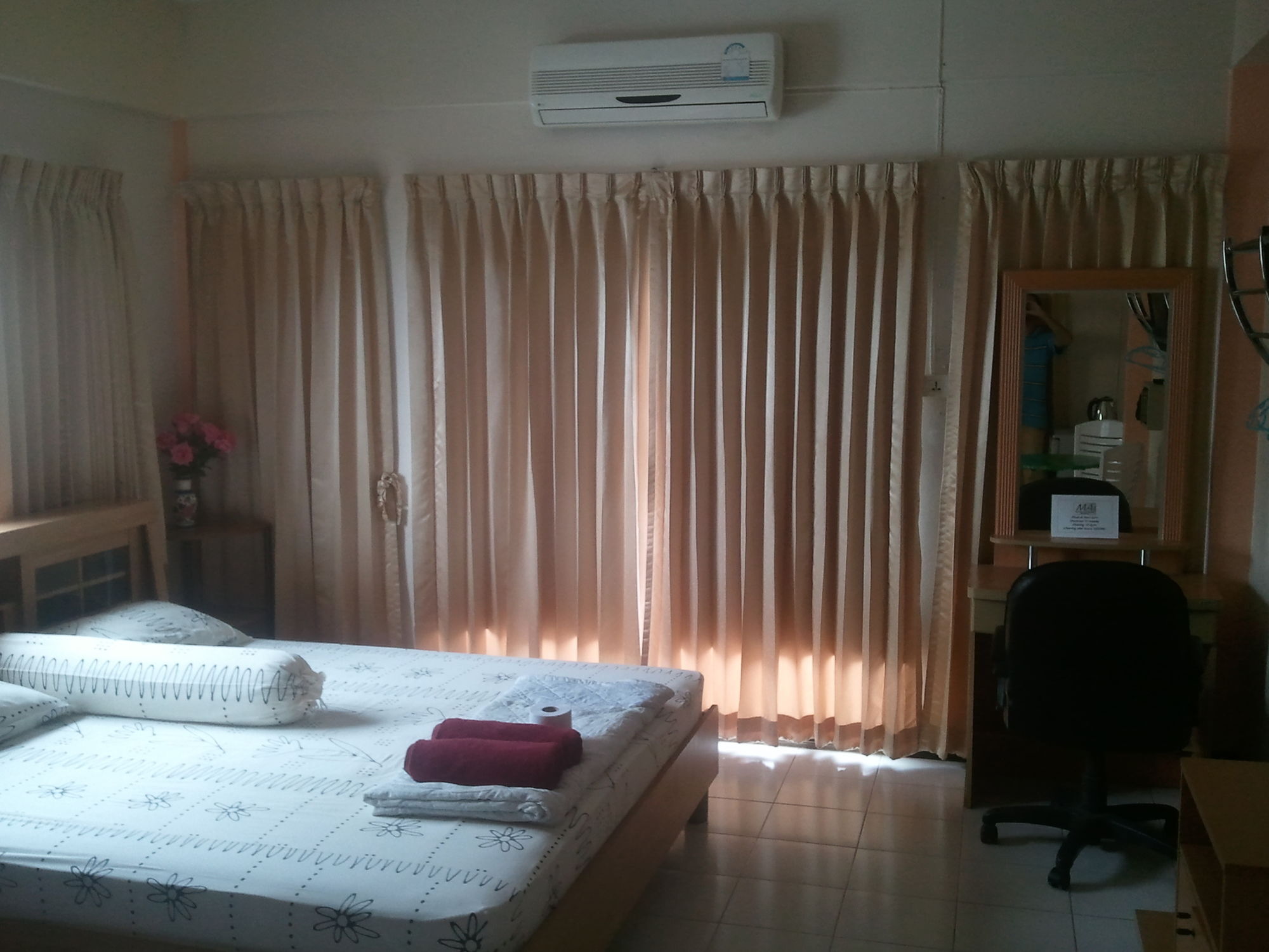 M & A Guesthouse Hua Hin Buitenkant foto
